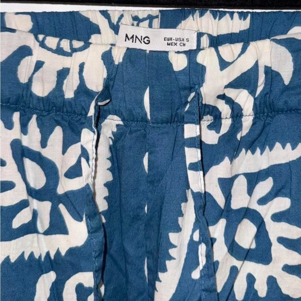Blue & White Printed Wide Leg Pants - Picture 5 of 8